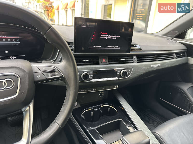 Седан Audi A4 2022 в Киеве