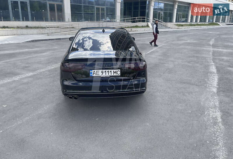 Седан Audi A4 2015 в Кривом Роге