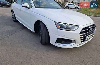 Седан Audi A4 2019 в 