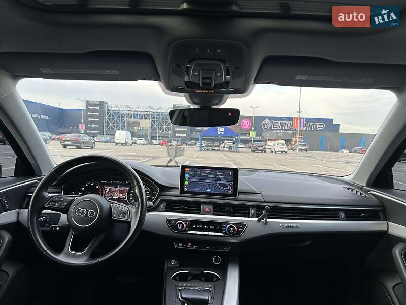 Седан Audi A4 2017 в Киеве
