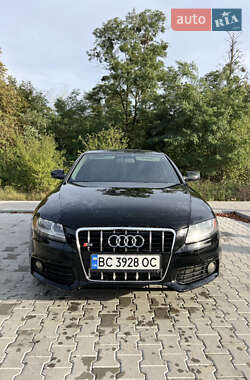Седан Audi A4 2010 в Стрию
