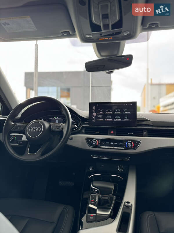 Седан Audi A4 2020 в Киеве