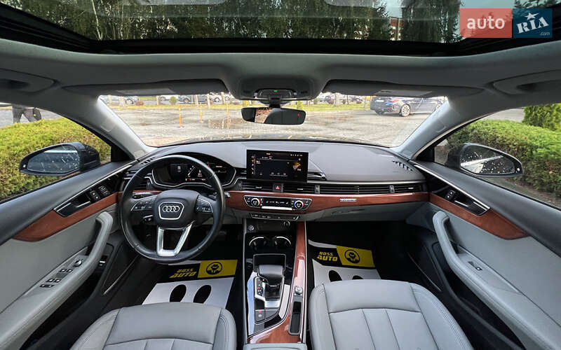 Седан Audi A4 2022 в Львове