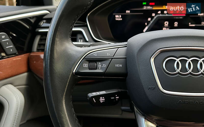 Седан Audi A4 2022 в Львове