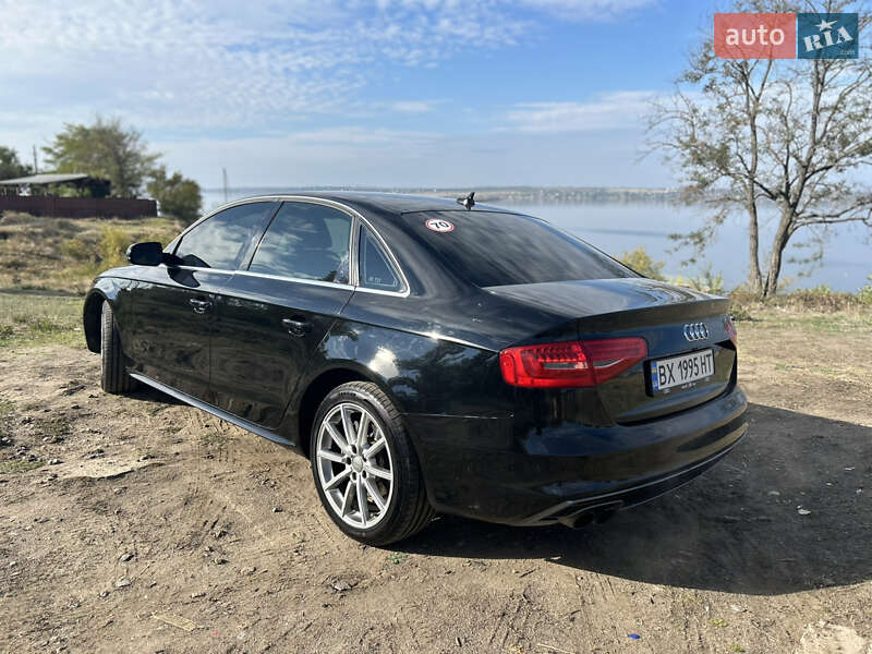 Седан Audi A4 2013 в Николаеве