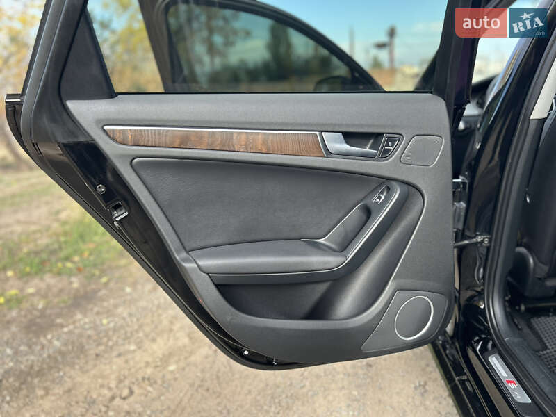 Седан Audi A4 2013 в Николаеве