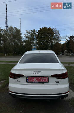 Седан Audi A4 2018 в 