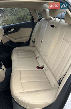Седан Audi A4 2018 в 