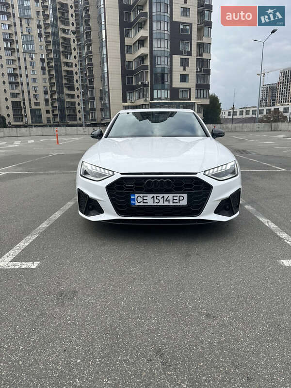 Седан Audi A4 2022 в Киеве