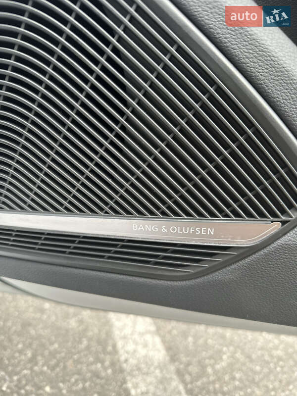 Седан Audi A4 2022 в Киеве