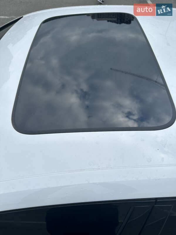 Седан Audi A4 2022 в Киеве