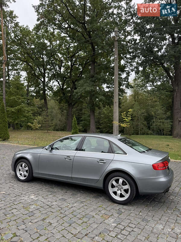 Седан Audi A4 2010 в Киеве