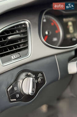 Седан Audi A4 2013 в 