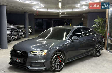 Седан Audi A4 2015 в 