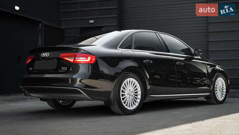 Седан Audi A4 2015 в Киеве