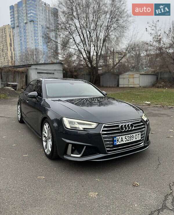 Седан Audi A4 2019 в Киеве