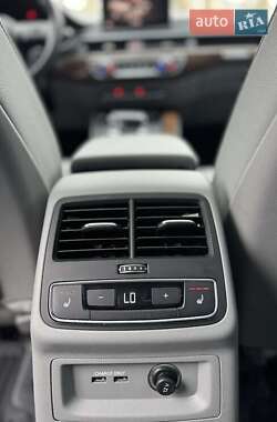 Седан Audi A4 2019 в 