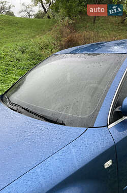 Седан Audi A4 2000 в 