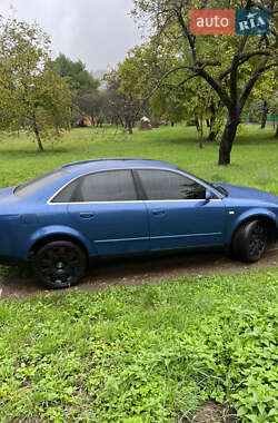 Седан Audi A4 2000 в 