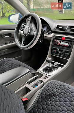 Седан Audi A4 2000 в 