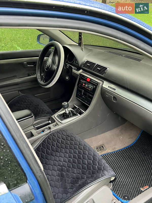 Седан Audi A4 2000 в Косове