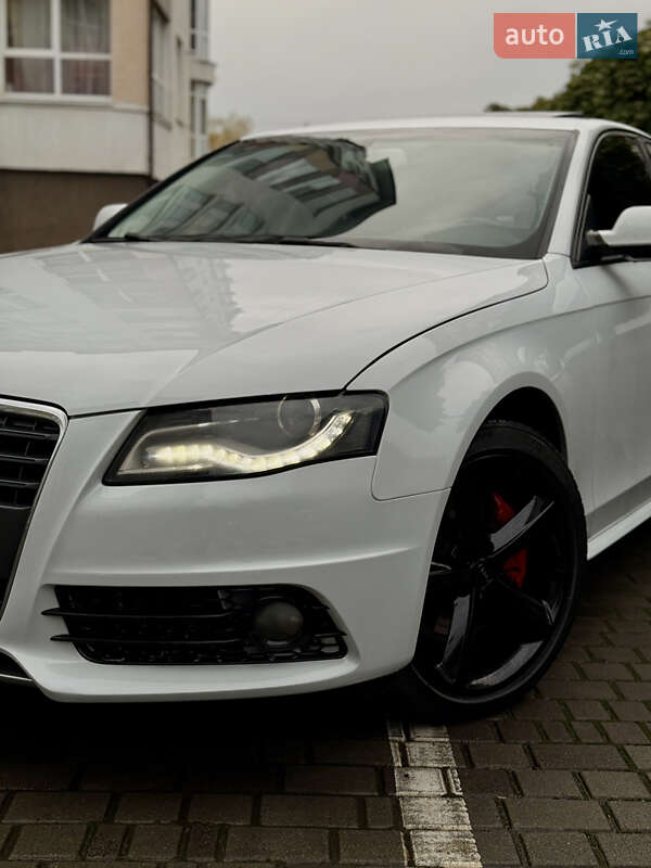 Седан Audi A4 2012 в Ивано-Франковске