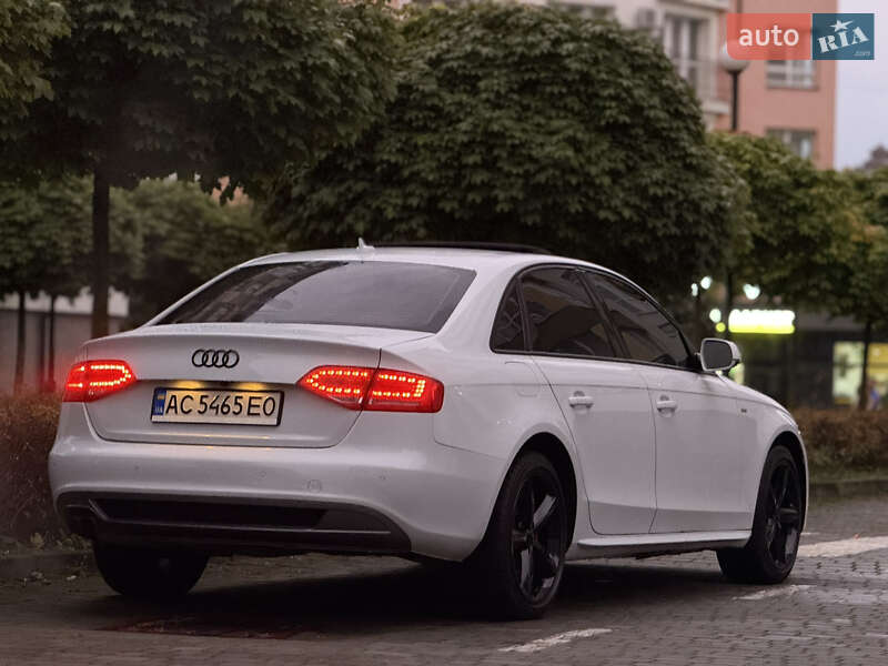 Седан Audi A4 2012 в Ивано-Франковске