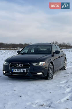 Седан Audi A4 2012 в Краснограде