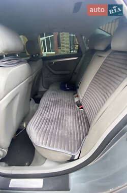 Седан Audi A4 2005 в 