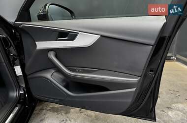 Седан Audi A4 2020 в 
