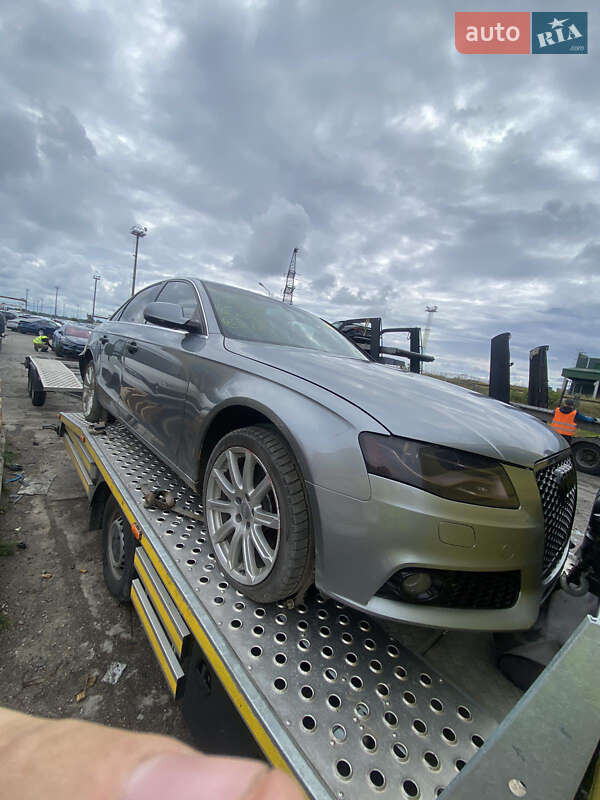 Седан Audi A4 2011 в Ровно
