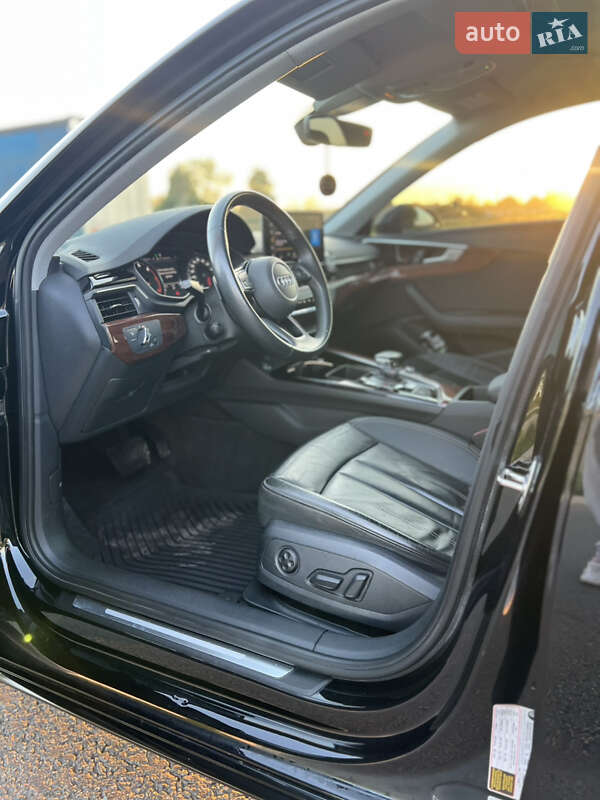 Седан Audi A4 2020 в Киеве