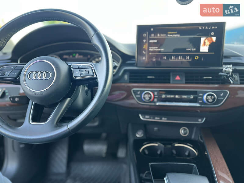 Седан Audi A4 2020 в Киеве