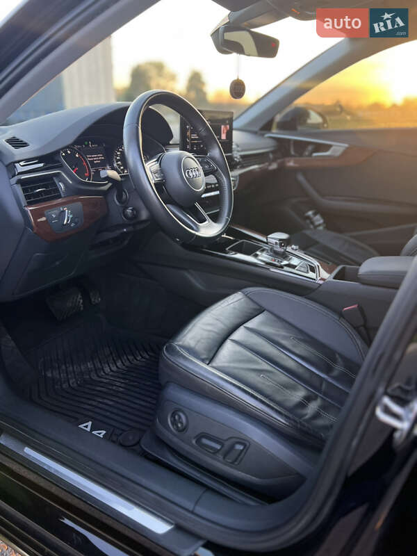 Седан Audi A4 2020 в Киеве