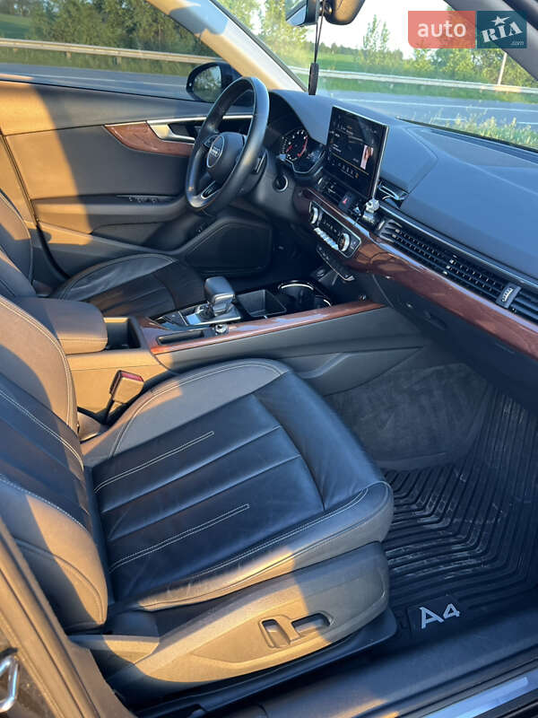 Седан Audi A4 2020 в Киеве