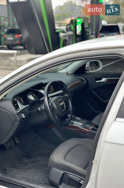 Седан Audi A4 2010 в 