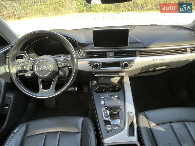 Седан Audi A4 2018 в Львове
