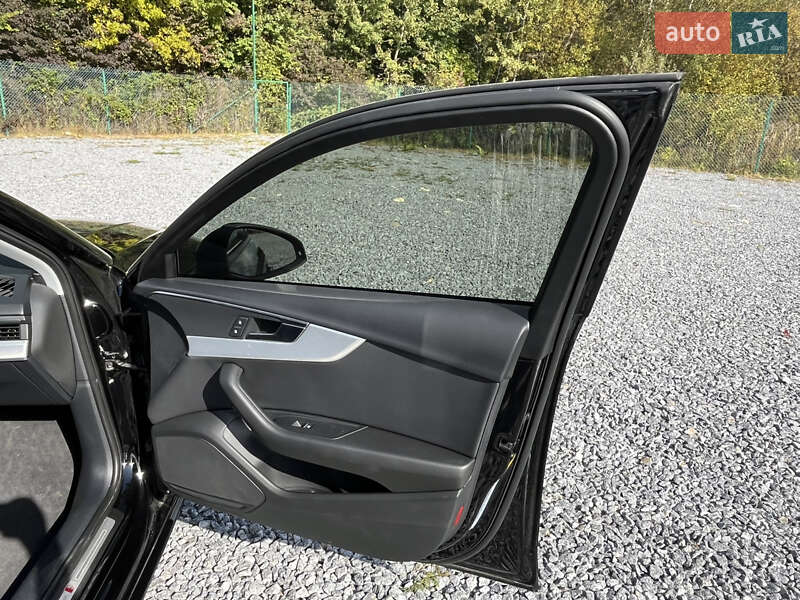Седан Audi A4 2018 в Львове