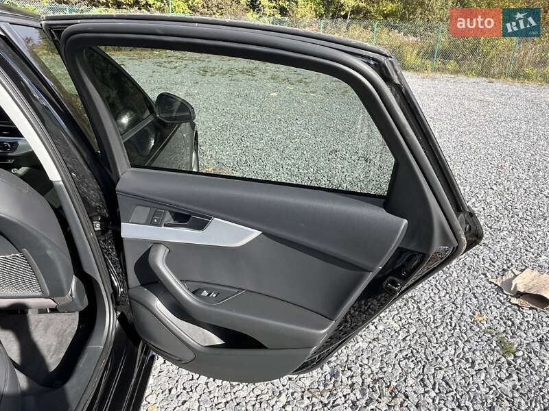 Седан Audi A4 2018 в Львове