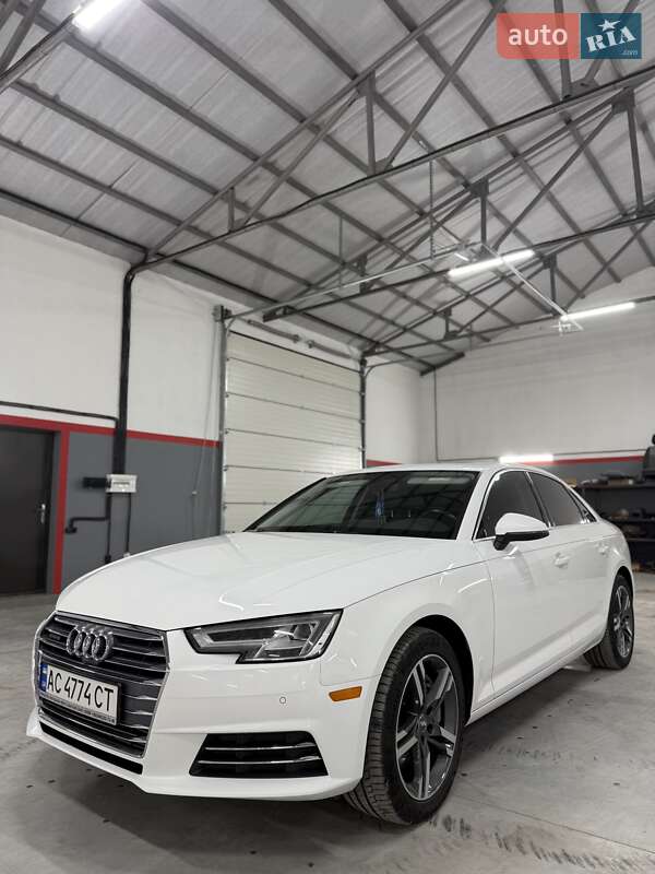 Седан Audi A4 2017 в 