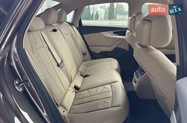 Седан Audi A4 2016 в 