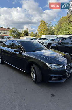 Седан Audi A4 2018 в 