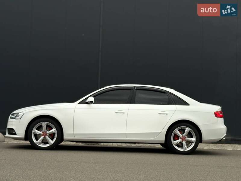 Седан Audi A4 2012 в Киеве
