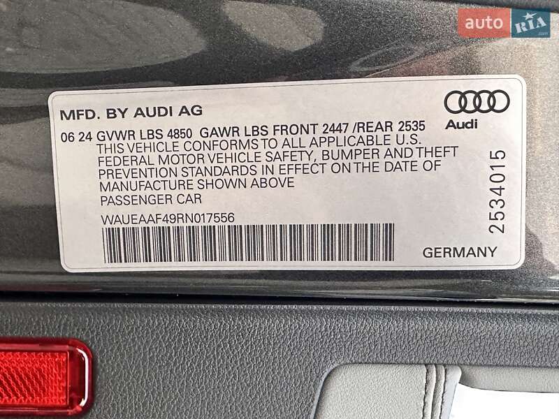 Седан Audi A4 2024 в Львове