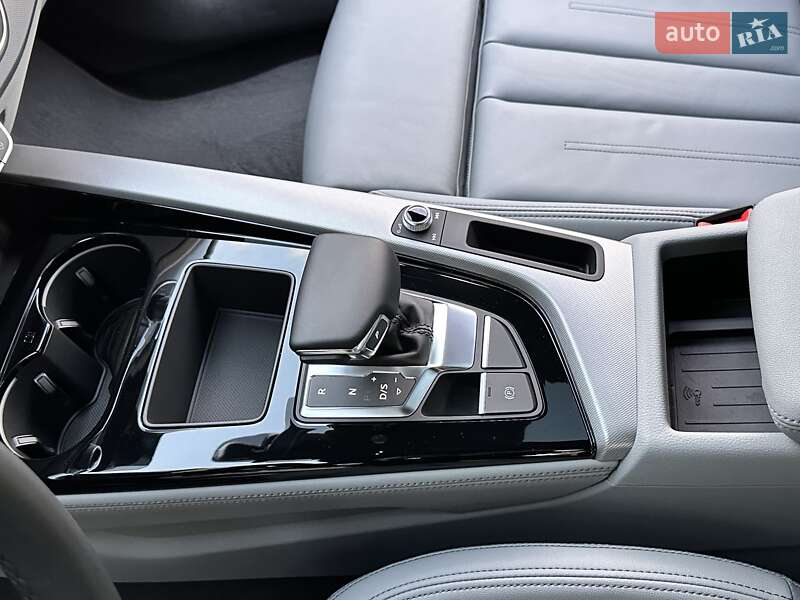 Седан Audi A4 2024 в Львове