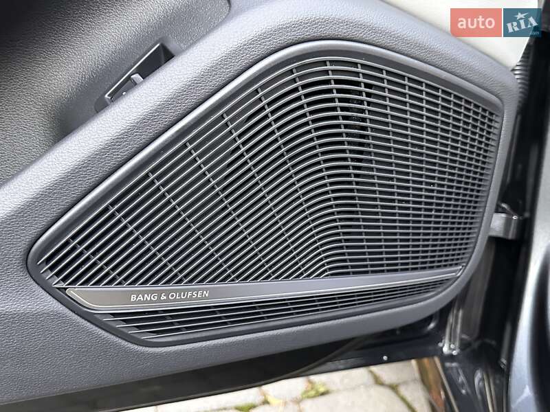 Седан Audi A4 2024 в Львове