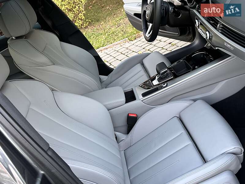 Седан Audi A4 2024 в Львове