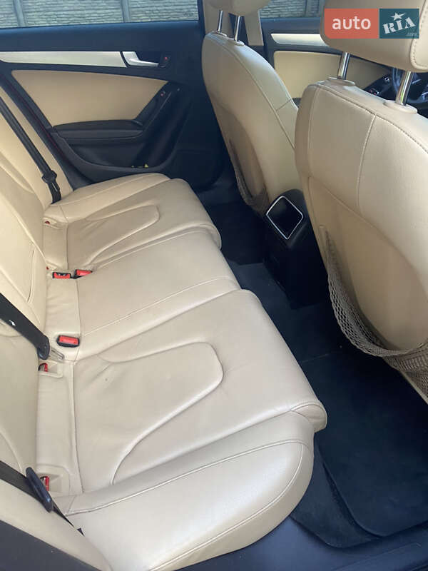 Седан Audi A4 2012 в Харкові