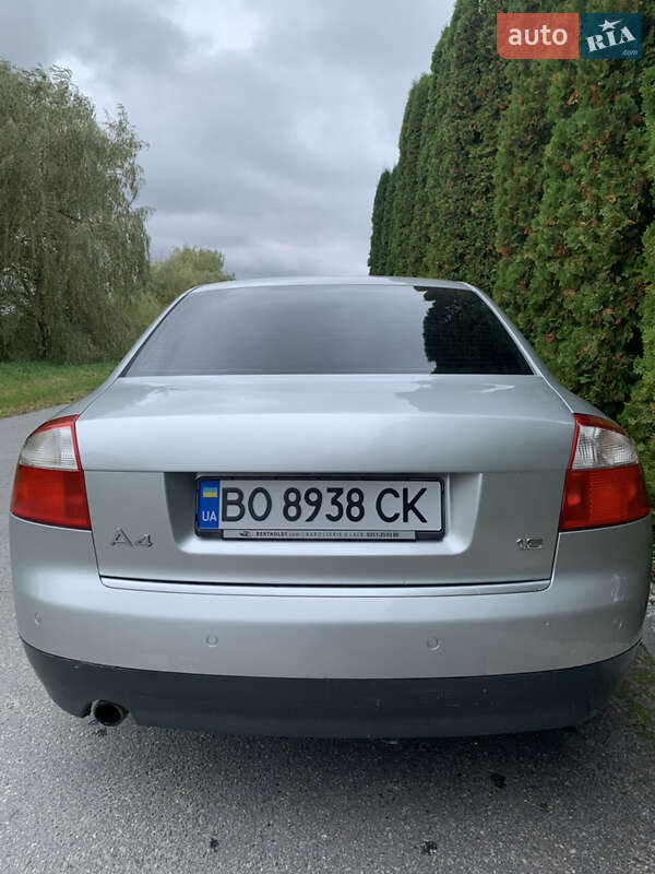 Седан Audi A4 2001 в Зборове