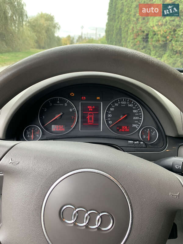 Седан Audi A4 2001 в Зборове